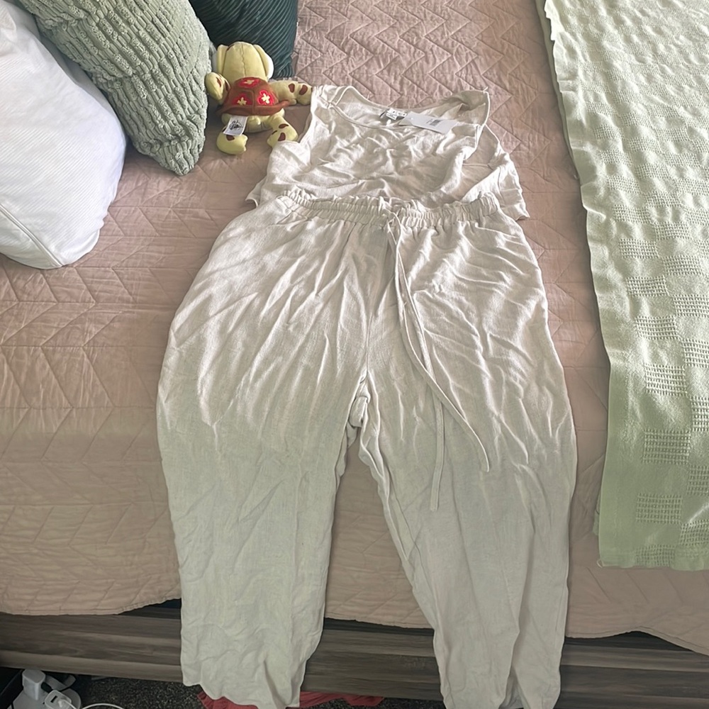 Boutique 2 Piece Linen Set
